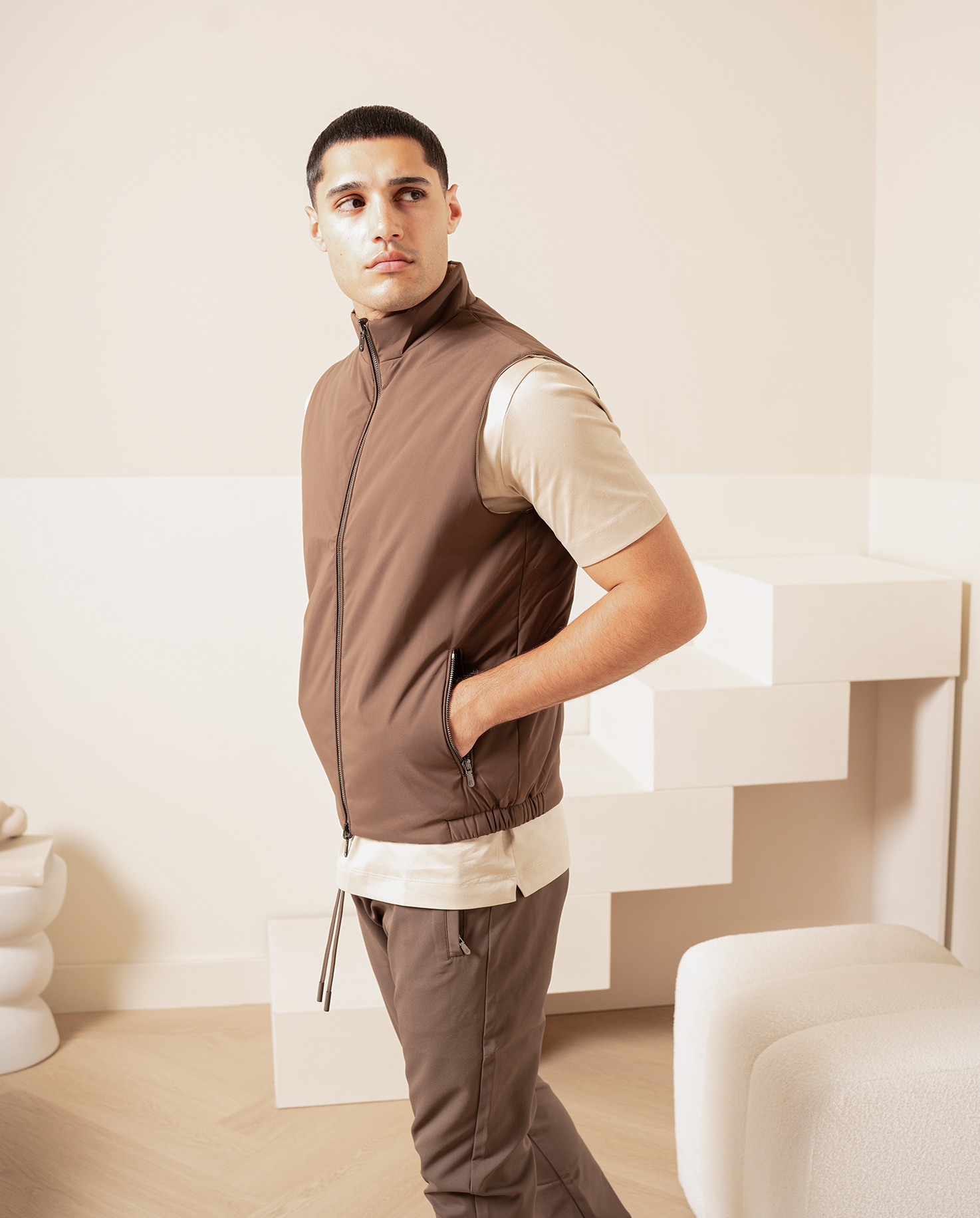 REVERSIBLE VEST - EBONY/BEIGE