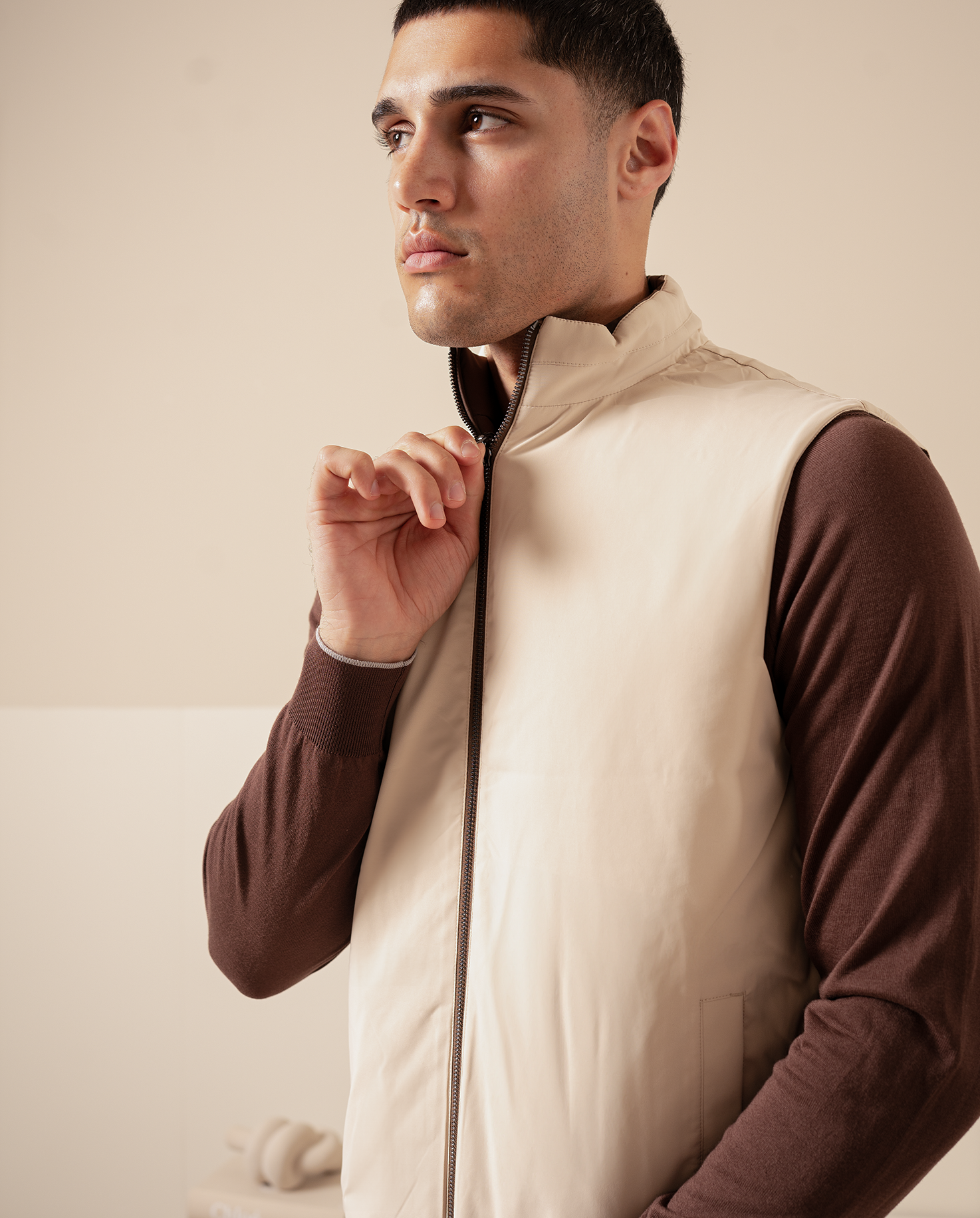 REVERSIBLE VEST - EBONY/BEIGE