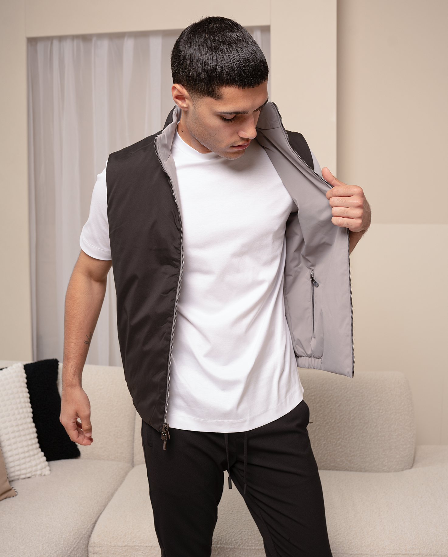 REVERSIBLE VEST - BLACK/GREY