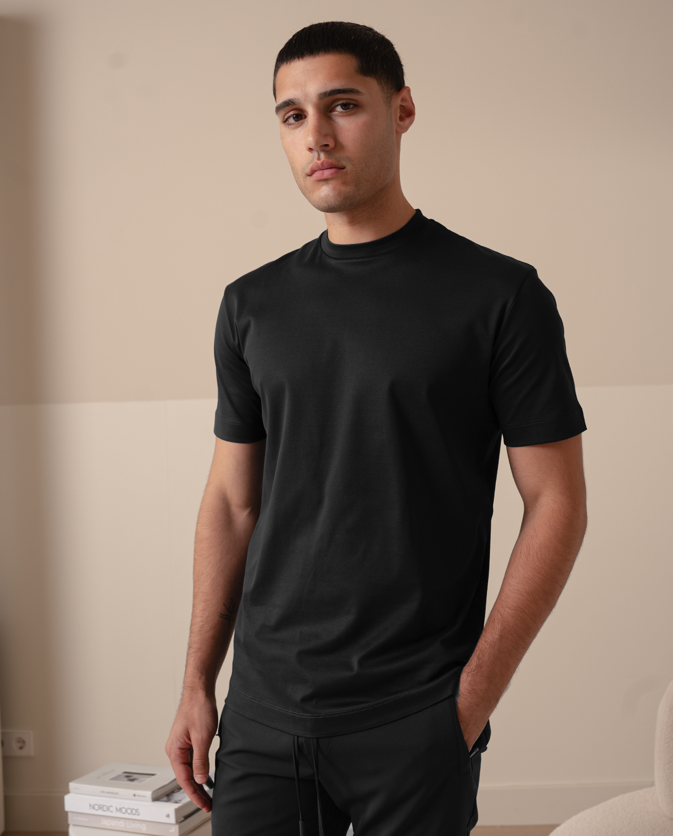 LUXE T-SHIRT - BLACK